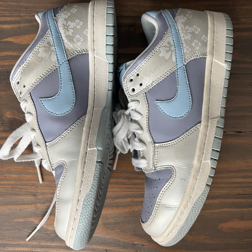 Nike dunk low size 5.5y